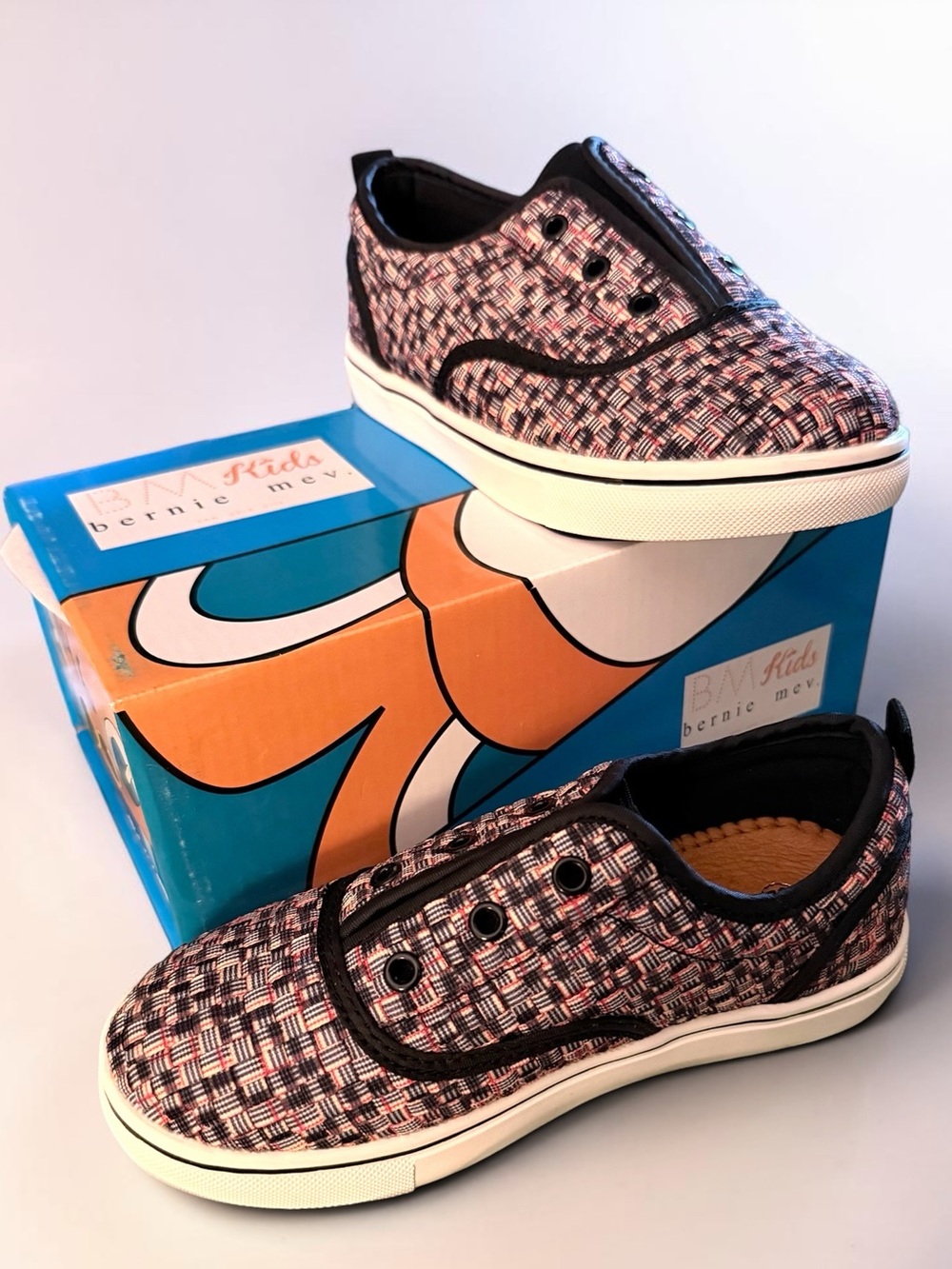 Bernie Mev Kids Bambino Girls Red Black Woven Slip-On Sneakers NIB